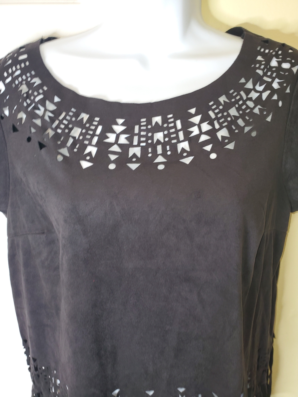 🖤 XHILARATION BLACK GEOMETRIC CUTOUT FRINGE TOP 🖤